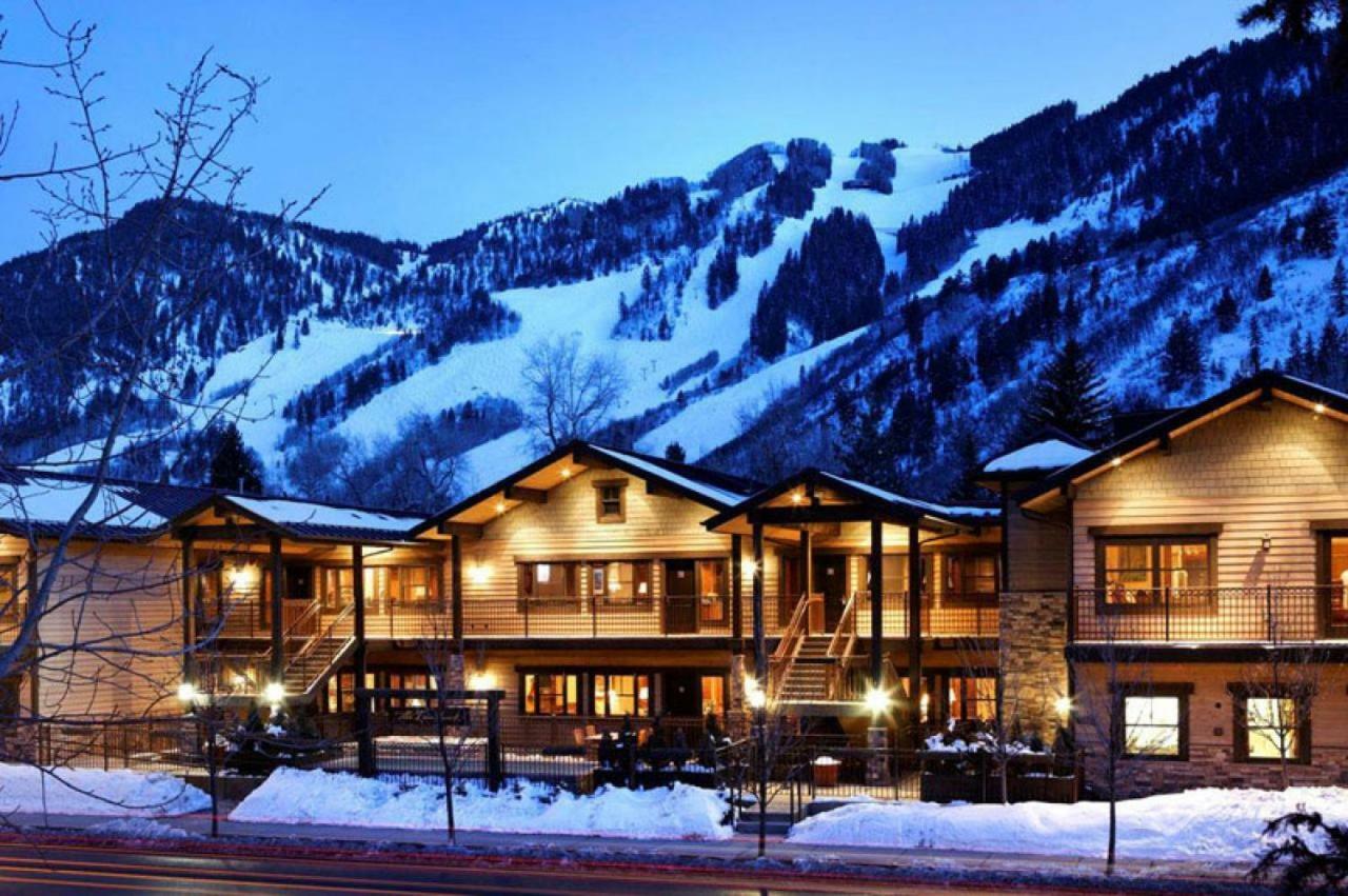 Innsbruck Aspen Deluxe Two-Bedroom Suite 02 W/ Hot Tub, Centrally Located Exterior photo