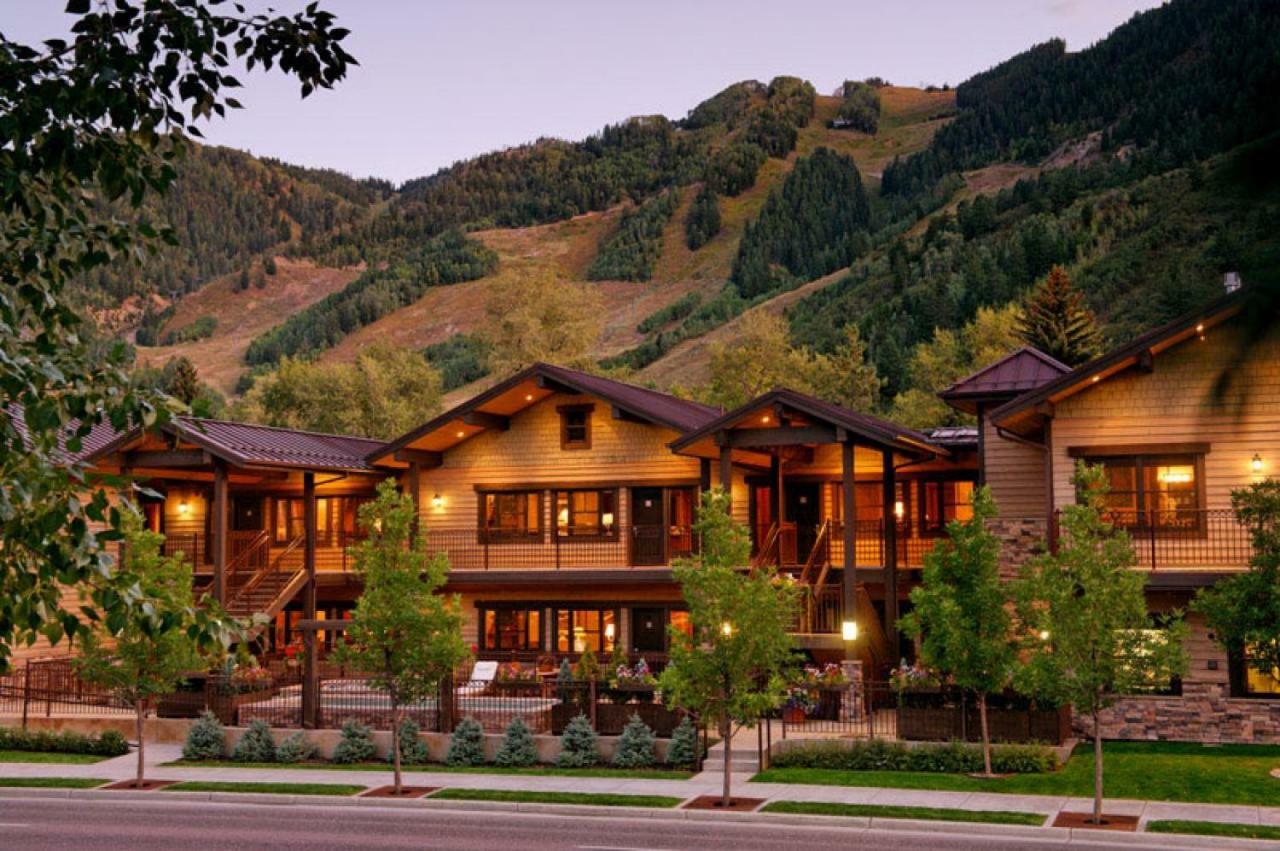 Innsbruck Aspen Deluxe Two-Bedroom Suite 02 W/ Hot Tub, Centrally Located Exterior photo